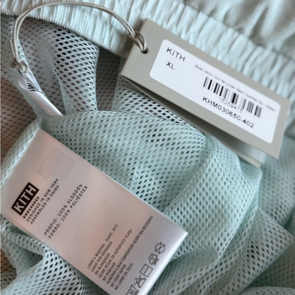 Kith Men’s Cream and Blue Quarter zip - Picture 6 of 7